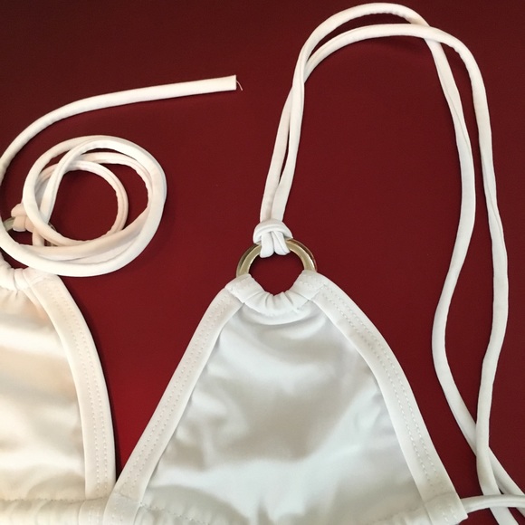 Bikini - Picture 2 of 7